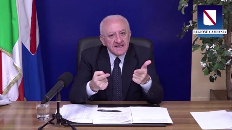 DE LUCA IN DIRETTA FACEBOOK: “AL VIA LA PRENOTAZIONE PER I VACCINI AGLI ULTRAOTTANTENI. SIAMO ZONA GIALLA MA CI BASTA PER POCO PER PASSARE A ZONA ROSSA”