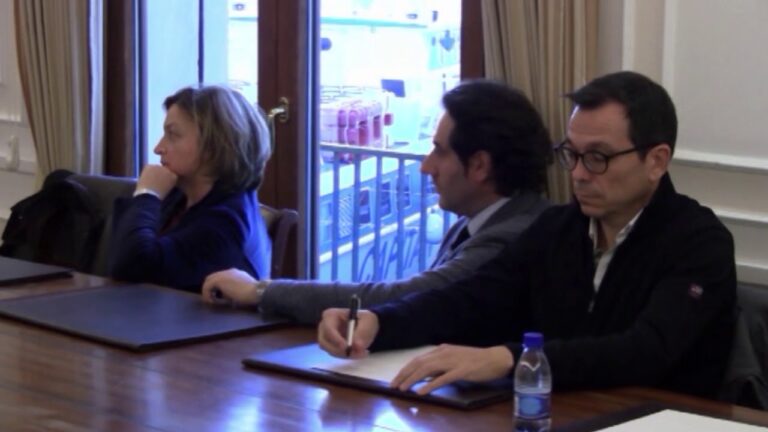 LA DENUNCIA DEL PCIM-L “NONOSTANTE LA POVERTA’ DILAGANTE, ENZO FERRANDINO NON DISATTIVA LE STRISCE BLU E A ISCHIA IMPAZZANO LE MULTE”