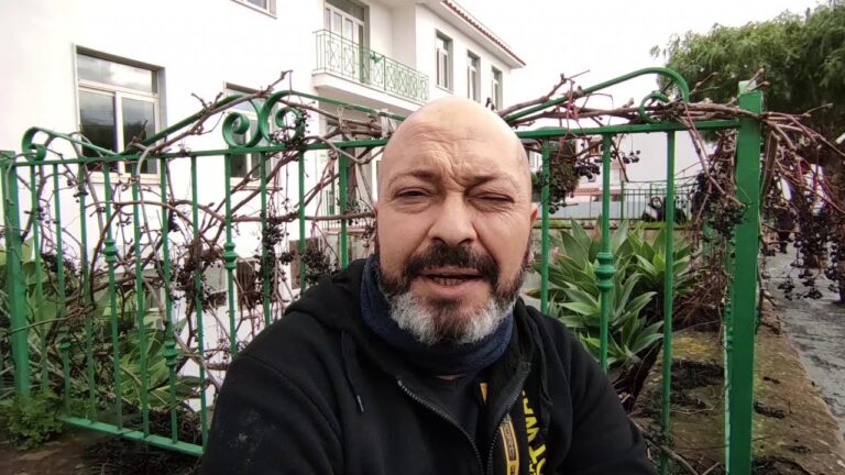 IL RITORNO A SCUOLA TRA FELICITA’ E DISAGI INSPIEGABILI. DAVIDE IACONO: “PERCHE’ IMPORRE LA PROPRIA MASCHERINA E SOPRATTUTTO VIETARE LA MERENDA?”