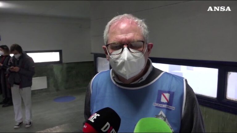 CAMPAGNA VACCINALE, ECCO COME IN CAMPANIA SI RICAVANO 6 DOSI DI VACCINO ANZICHE’ 5 DAL CONCENTRATO CHE GIUNGE NEI LABORATORI