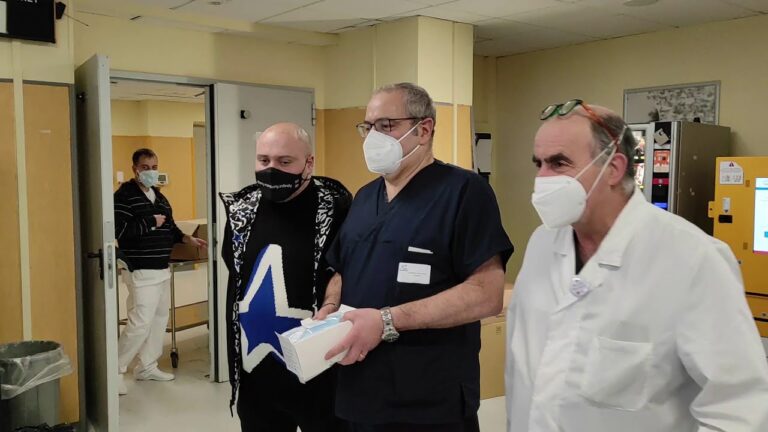 UNA DONAZIONE DI 15 MILA MASCHERINE ALL ‘OSPEDALE RIZZOLI.  AI NOSTRI MICROFONI IL DOTT DI GENNARO: “UN GESTO CHE CI EMOZIONA