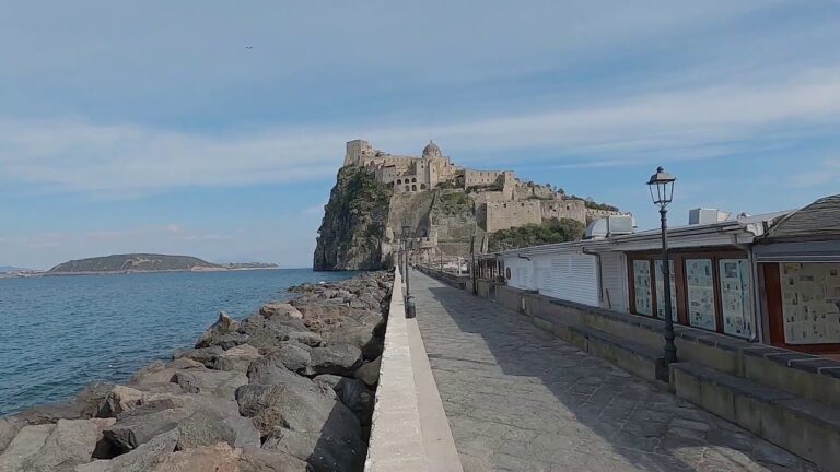 COVID AD ISCHIA – 108 GLI ATTUALI POSITIVI, SITUAZIONI EPIDEMIOLOGICA STABILE, AL VIA LA SOMMINISTRAZIONE DELLE SECONDE DOSI DEL VACCINO