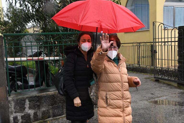 LA PRIMA VACCINATA E’ LA SIGNORA ANTONIETTA, 88 ANNI