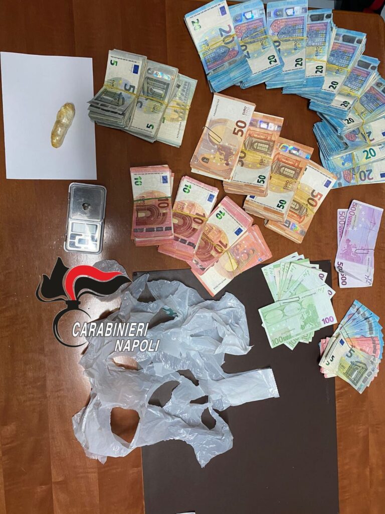 FORIO: 41ENNE INGERISCE DUE OVULI CON DROGA PRIMA DI ESSERE ARRESTATO DAI CARABINIERI