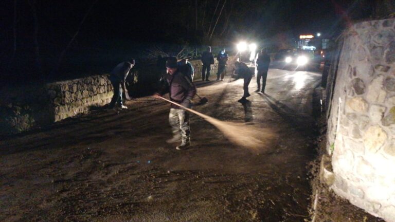 LE PIOGGE FANNO SMOTTARE L’ISOLA: CROLLI A SERRARA E BARANO