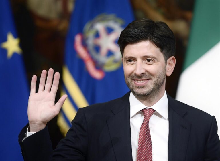 ITALIA TUTTA GIALLA TRANNE LA VALLE D’AOSTA. CRESCE IL DIBATTITO SU COPRIFUOCO E MASCHERINE