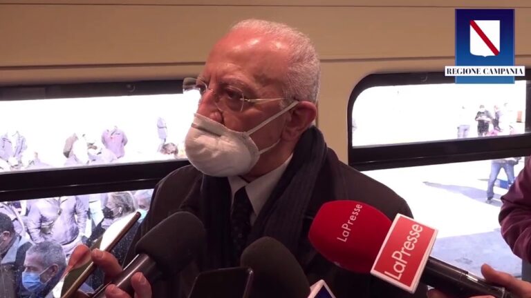 DE LUCA TORNA A PARLARE: “SUI VACCINI NON CI SIAMO E NON SONO GRAPPA BARRICATA, NON POSSIAMO COMPRARLI CON GLI INTERMEDIARI”