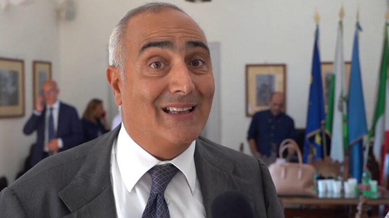 LA CARICA DEI 1600! DA DOMANI LA VACCINAZIONE PER IL PERSONALE SCOLASTICO E PER I DIPENDENTI DELLE TERME. PER GLI ANZIANI SCARSEGGINAO LE DOSI PFIZER, SI PROCEDE MA A RILENTO