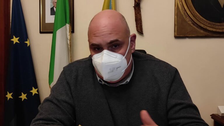 PROSEGUE LA PROGETTAZIONE DELLA NUOVA SCUOLA MEDIA SCOTTI DI ISCHIA: L’ENTUSIASMO DEL SINDACO FERRANDINO E DELLA DIRIGENTE LUCIA MONTI