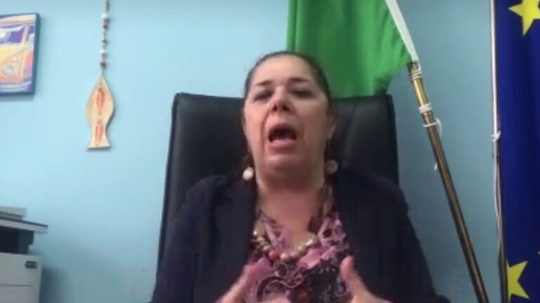 AL LICEO DI ISCHIA 4 STUDENTI POSITIVI E 2 CLASSI IN ISOLAMENTO, LA DIRIGENTE BARBIERI: “SITUAZIONE SOTTO CONTROLLO, CON LA COLLABORAZIONE DI TUTTI VINCEREMO LA BATTAGLIA CONTRO IL COVID”