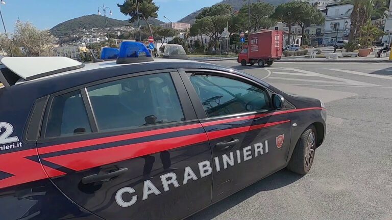 CONTROLLI DELLA GUARDIA DI FINANZA E DEI CARABINIERI, A NAPOLI PIOVONO MULTE PER MANCATO RISPETTO DELLE NORMATIVE ANTI COVID. AD ISCHIA UN ARRESTO PER DROGA