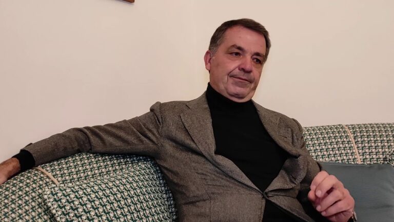 LACCO AMENO – NUOVO ATTACCO DI DE SIANO: “ASSURDO DOVER CHIEDERE IL PERMESSO A CIRO CALISE PER SCARICARE GLI INGOMBRANTI, LACCO AMENO MAI A LIVELLI COSI’ BASSI”