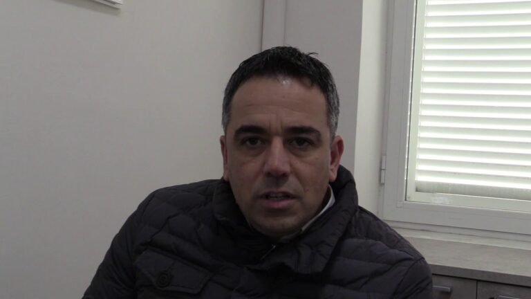 ASSURDO SPRECO DI DANARO PUBBLICO A FORIO PER LA MANUTENZIONE E LA CURA DI FIORIERE E PIANTE, LA DENUNCIA DI STANI VERDE A NUVOLA TV