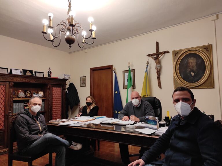 ISCHIA – ORA E’ UFFICIALE: TRANI, MATTERA E CENATIEMPO PASSANO IN MAGGIORANZA