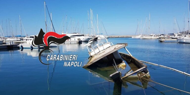 PROCIDA – ABBANDONA LA BARCA SEMIAFFONDATA: DENUNCIATA 57ENNE DI VILLARICCA