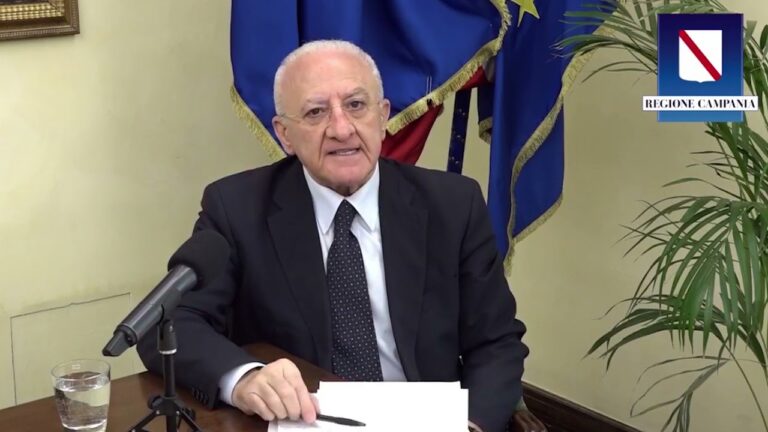 IN CAMPANIA RIPRENDE LA VACCINAZIONE CON ASTRAZENECA, DE LUCA: “NON CI SONO PROBLEMI E DUBBI, ANDIAMO A VACCINARCI CON GRANDE TRANQUILLITA’”