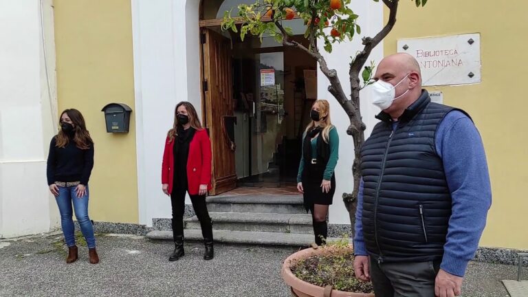 DONNE SOTTO SCATTO: LA MOSTRA FOTOGRAFICA CHE CELEBRA IL LATO FEMMINILE DELL’ISOLA ALLA BIBLIOTECA ANTONIANA DI ISCHIA