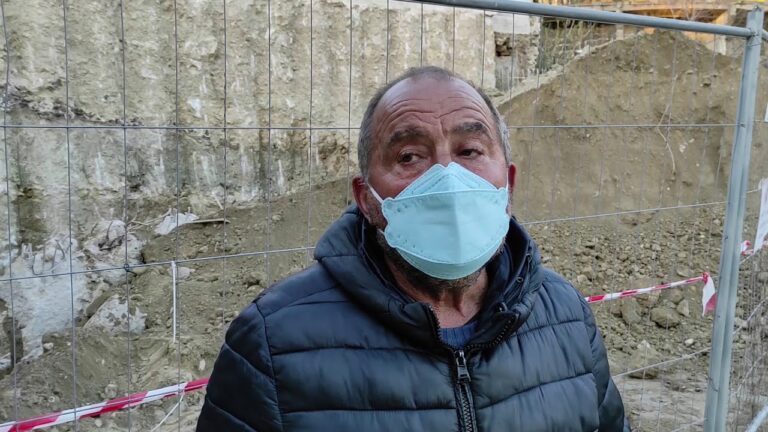 BARANO – PROCEDONO I LAVORI IN PIAZZA AI MARONTI: NUOVE INFRASTRUTTURE E RIPRISTINO DELLA SORGENTE OLMITELLO