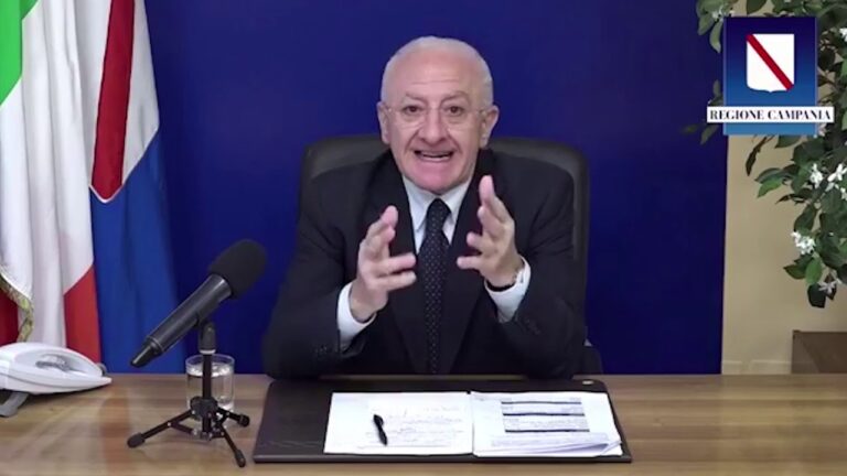 DE LUCA FA CHIAREZZA SULLE CATEGORIE CHE HANNO LA PRECEDENZA NELLA VACCINAZIONE E SUL CASO ASTRAZENECA INVITA ALLA CALMA