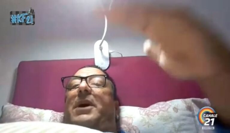 IL TASSISTA ISCHITANO SI SCOPRE CABARETTISTA: PESCIOLINO PROTAGONISTA DI “KOPRIFUOCO”, LA TRASMISSIONE CONDOTTA DA SAL DA VINCI