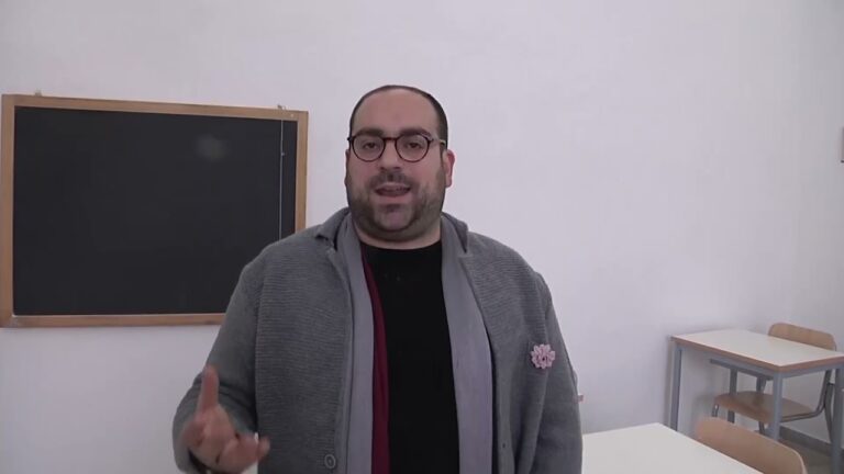 INSTALLATI A PROCIDA I COMPATTATORI PER IL RICICLO DELLA PLASTICA: I CITTADINI POTRANNO OTTENERE BUONI SPESA IN CAMBIO DELLA PLASTICA