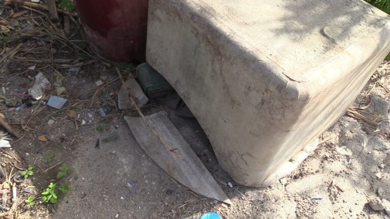 QUINDICI ANNI FA LA TRAGEDIA DI MONTE VEZZI, DA ALLORA A ISCHIA IL TEMPO SEMBRA SI SIA FERMATO: NIENTE MESSA IN SICUREZZA DELLA MONTAGNA E NIENTE ALLOGGI PER GLI SFOLLATI