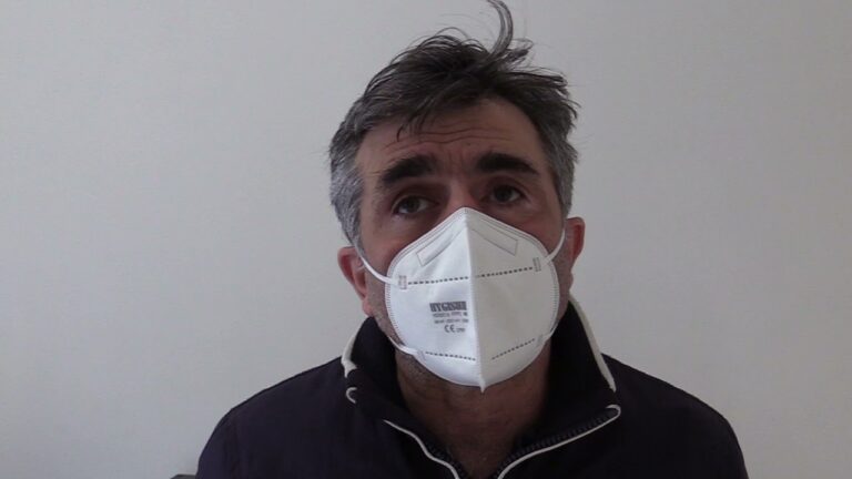 “PER EFFETTUARE LA VACCINAZIONE DI MASSA CI SONO TANTE ALTERNATIVE, UTILIZZANDO IL PALAZZETTO DELLO SPORT, A RISCHIO IL PROSIEGUO DEL CAMPIONATO PER IL FORIO BASKET”, LA DENUNCIA DI VITO IACONO COL FLASH MOB TENUTO AL PALACASALE