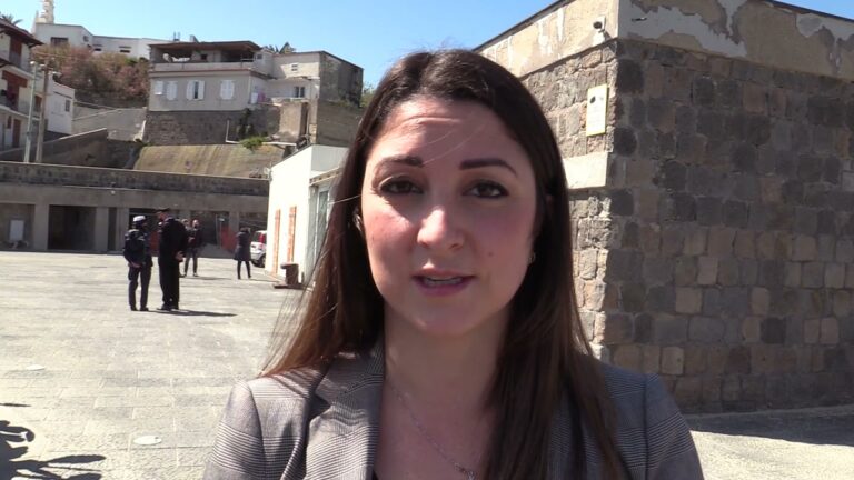 “BENE LA RIAPERTURA DELLE SCUOLE MA RESTI ALTA LA GUARDIA PER EVITARE L’ULTERIORE DIFFONDERSI DEL CONTAGIO DA COVID-19”, A NUVOLA TV L’APPELLO DI MANUELA ARTURO ALLA CITTADINANZA DI FORIO