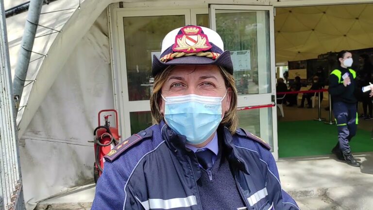 500 VACCINI AL GIORNO NELL’HUB DEL PALAZZETTO DI ISCHIA, APPREZZATA L’ORGANIZZAZIONE. CHIARA BOCCANFUSO: “LAVORIAMO PER RAGGIUNGERE L’OBIETTIVO DELL’ISOLA COVID FREE”