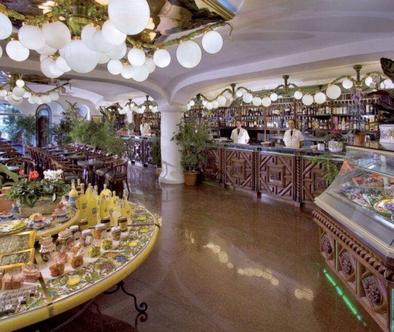 NUOVA VITA PER IL BAR CALISE: LO STORICO LOCALE RILEVATO DAL GRUPPO RACCIOPPOLI E ESPRESSO NAPOLETANO