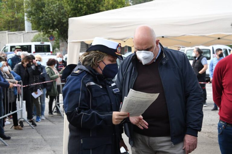 ENZO FERRANDINO: “ATTENZIONE, CENTINAIA DI CITTADINI RISULTANO PRENOTATI COME NON DEAMBULANTI”
