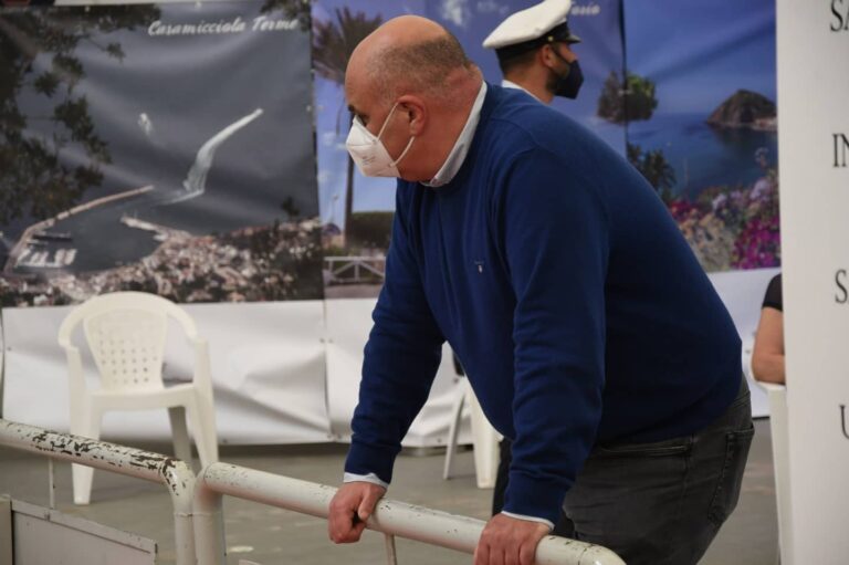 IL SINDACO DI ISCHIA IN ISOLAMENTO MA NON E’ POSITIVO AL COVID