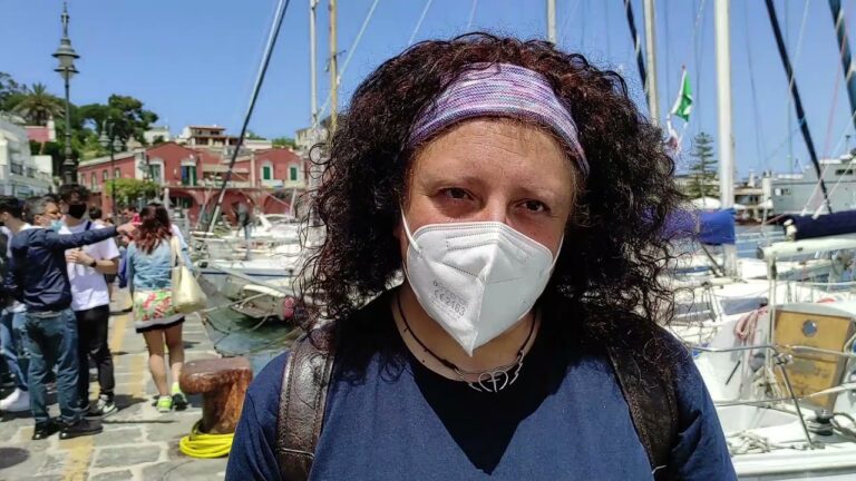 I GIOVANI STUDENTI DEL GALVANI DI GIUGLIANO REGALANO ALL’AREA MARINA PROTETTA DI ISCHIA UNA BOA PARAMETRICA