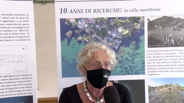 10 ANNI DI AENARIA, 10 ANNI DI RICERCHE IN UNA MOSTRA INAUGURATA ALLA SCOTTI DI ISCHIA, A NUVOLA TV OSPITE L’ARCHEOLOGA ALESSANDRA BENINI
