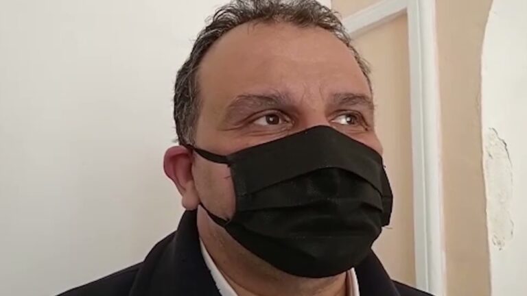 AL TERMINE DELLA PROTESTA DEI MERCATALI IL SINDACO CASTAGNA HA ANNUNCIATO CHE DAL PROSSIMO 25 MAGGIO IL MERCATO RIPRENDERA’ LA SUA ATTIVITA’ IN PIAZZA BAGNI