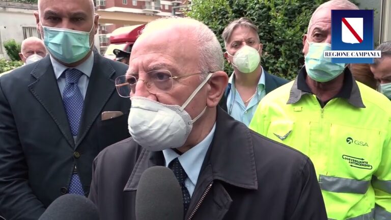 VACCINI – IL PRESIDENTE DE LUCA: “VACCINANO I QUARANTENNI MA A NOI NON INVIANO LE DOSI. OK RIVEDERE I PARAMETRI PER LE RESTRIZIONI, MA L’ATTENZIONE RESTI ALTA”
