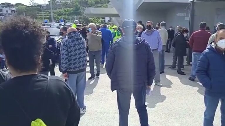 AL VIA AD ISCHIA LA VACCINAZIONE DI MASSA: 1800 VACCINI AL GIORNO, L’OBIETTIVO E’ DI CONCLUDERE ENTRO FINE MAGGIO. PROCIDA E’ LA PRIMA ISOLA COVID FREE