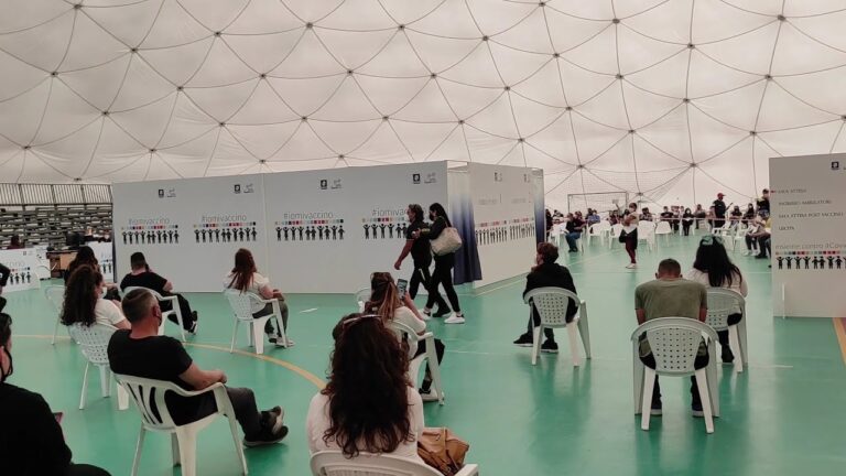 ISCHIA E PROCIDA SONO UFFICIALMENTE COVID FREE: VACCINATO OLTRE IL 70% DEI CITTADINI ADULTI