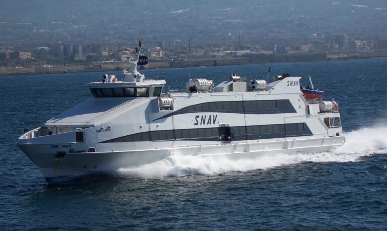 SNAV, PASSAGGI GRATUITI PER PAZIENTI ONCOLOGICI: IL PLAUSO DI CASTAGNA