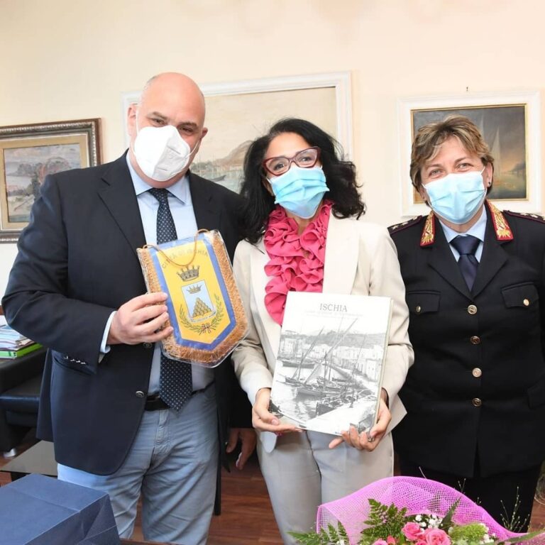 AD ISCHIA LA CONSOLE DELLA REPUBBLICA DI TUNISIA A NAPOLI BEYA BEN ABDELBAKI