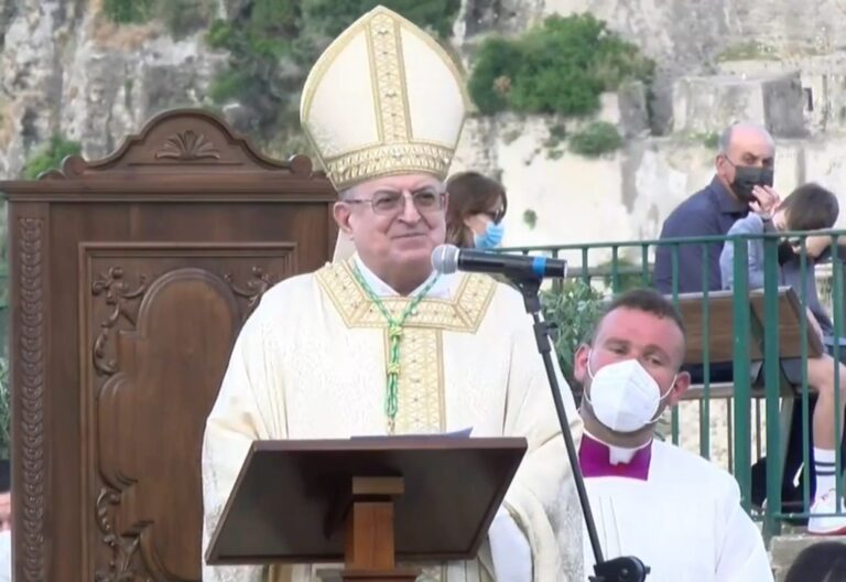 I VERBI DEL NUOVO VESCOVO GENNARO