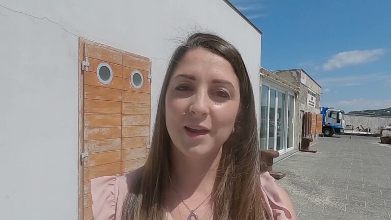 A FORIO SI AVVIA A CONCLUSIONE UN ANNO SCOLASTICO RESO TURBOLENTO DAI CONTAGI DA COVID-19, MANUELA ARTURO: “SPERIAMO CHE DA SETTEMBRE TUTTO RITORNI ALLA NORMALITA’”