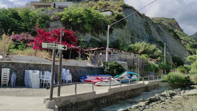 LA SPIAGGIA CHE NON C’E’ PIU’ E I PERICOLI DEI COSTONI, DAI MARONTI SOS SUL VERSANTE DI OLMITELLO E CAVASCURA: “FONDAMENTALE IL RIPASCIMENTO E SUBITO DOPO LAVORI ALLA SCOGLIERA”