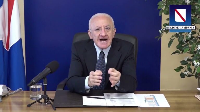 DE LUCA DENUNCIA CONFUSIONE TOTALE NELLA GESTIONE DEI VACCINI DA PARTE DEL GOVERNO E ANNUNCIA L’ASSUNZIONE DI 650 UNITA’ NEGLI UFFICI PER L’IMPIEGO