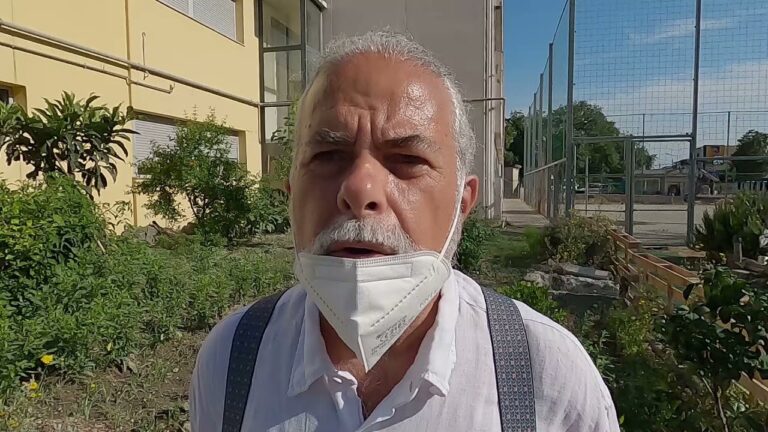 NONOSTANTE NON CI SIA PIU’ L’INDIRIZZO DELL’AGRARIO, PRESSO L’ISTITUTO “TELESE” DI ISCHIA SOPRAVVIVE L’ORTO COLTIVATO DA COLLABORATORI SCOLASTICI, STUDENTI ED INSEGNANTI CHE PRODUCONO PRODOTTI A KM ZERO CHE UTILIZZANO IN CUCINA