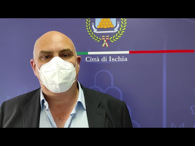 AL MUNICIPIO DI ISCHIA INAUGURATO L’ASCENSORE CHE ABBATTE LE BARRIERE ARCHITETTONICHE. IL SINDACO FERRANDINO: “NON CI FERMEREMO A QUESTO INTERVENTO”