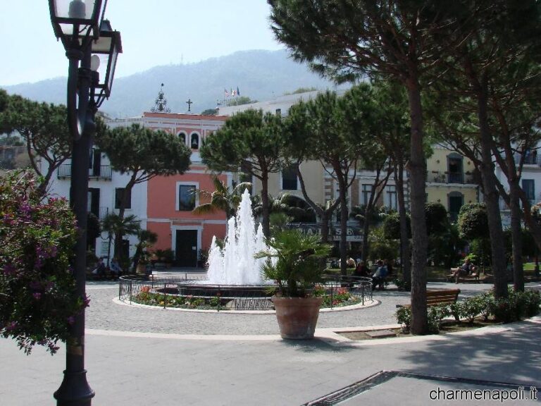 NUOVE ORDINANZE E VIGILANZA, CASAMICCIOLA VARA IL PACCHETTO DECORO E SICUREZZA