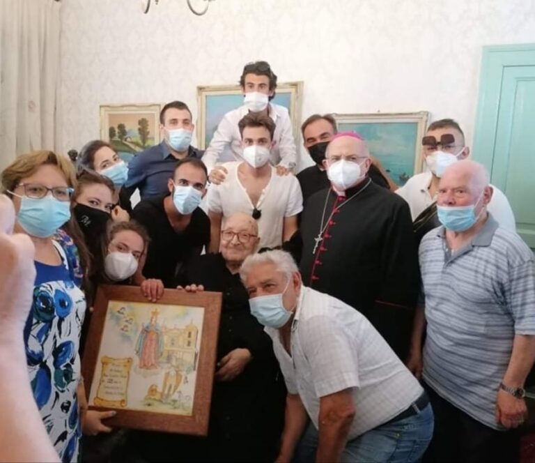 FORIO FESTEGGIA IL 70° ANNIVERSARIO DI SACERDOZIO DI MONS. GIUSEPPE REGINE