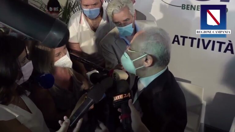 DE LUCA SULL’EMERGENZA SANITARIA: “VACCINARE I GIOVANI SUBITO, MASCHERINE TUTTA L’ESTATE”