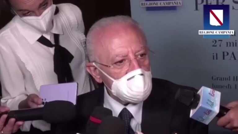 DE LUCA RITORNA SUI VACCINI: “LA COMUNICAZIONE DEL GOVERNO HA FATTO DANNI”